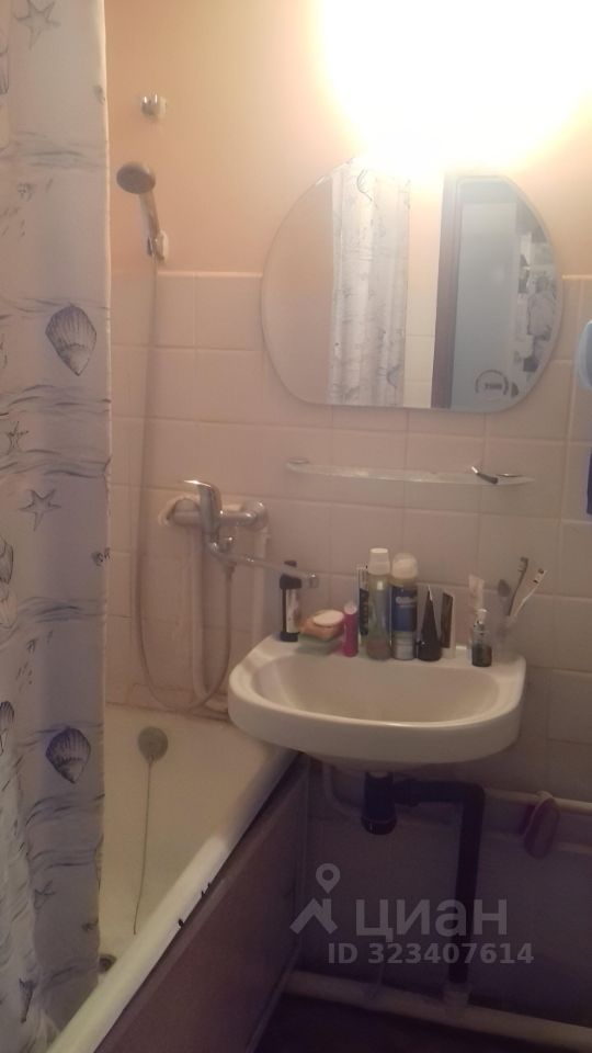 Продажа 2-комн квартиры на вторичном рынке Профсоюзная улица, 136К3