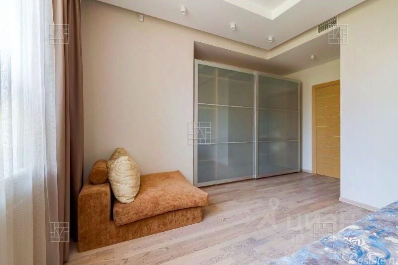 Продажа 4-комн квартиры на вторичном рынке Мишина улица,  д. 26