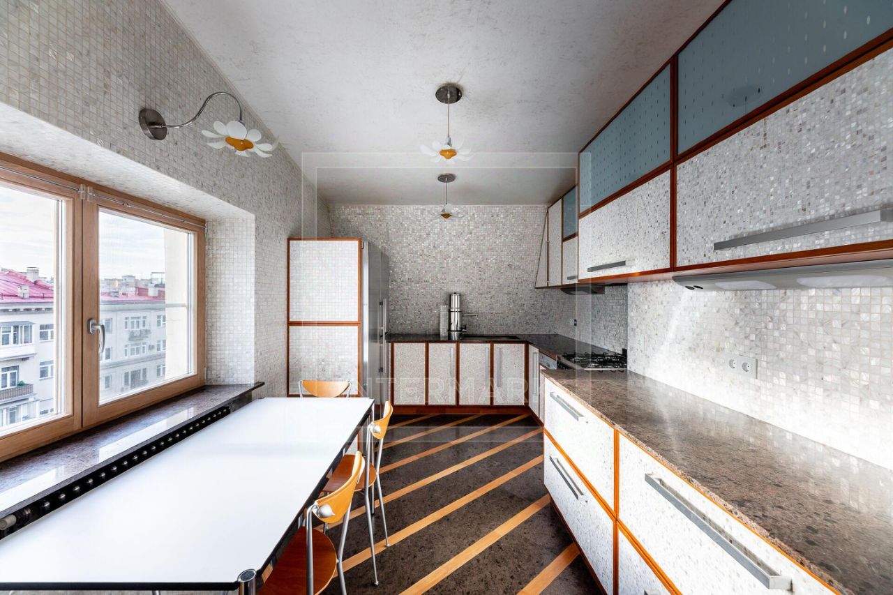 Аренда 5-комн квартиры на вторичном рынке Кривоарбатский переулок, 12