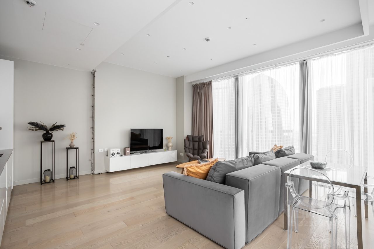 Продажа 2-комн квартиры на вторичном рынке 1-й Красногвардейский проезд, 22с2