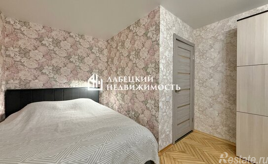 Продажа 1-комн квартиры на вторичном рынке Белградская ул,  д. 18