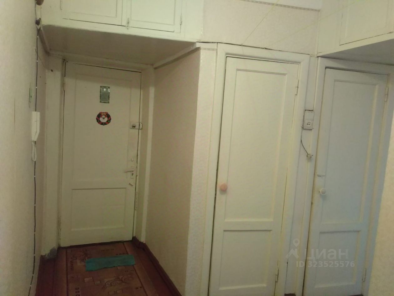 Продажа 3-комн квартиры на вторичном рынке Луга, улица Победы, 3