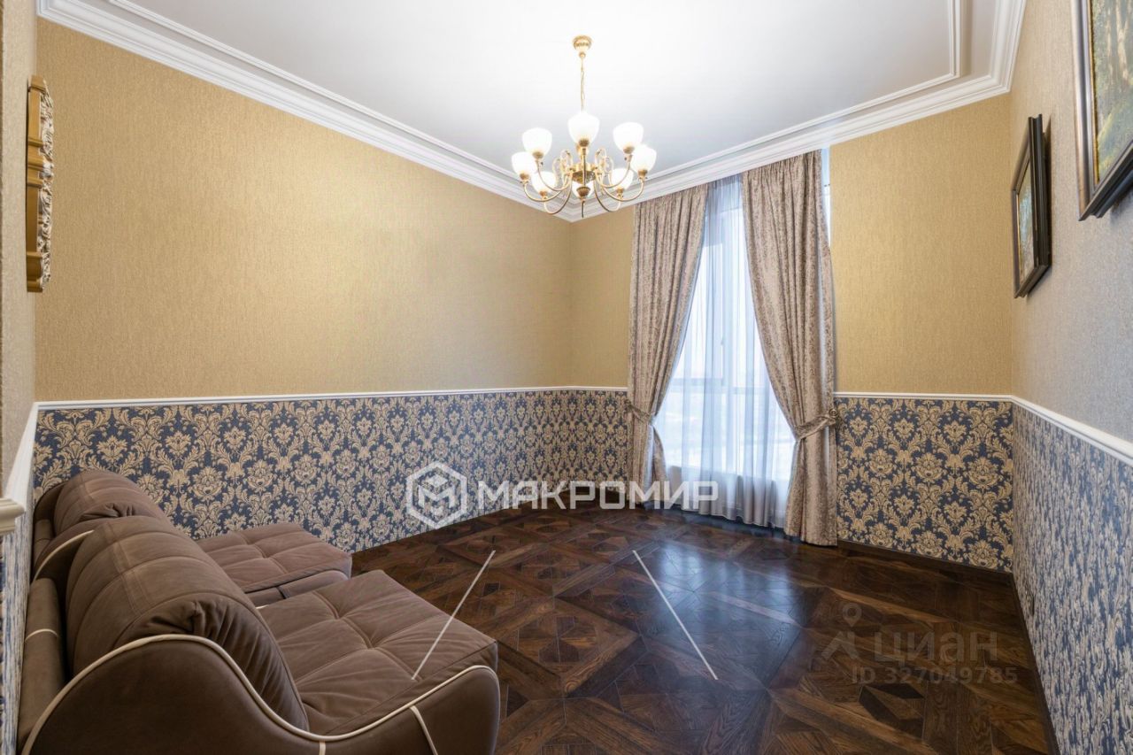 Продажа 2-комн квартиры на вторичном рынке улица Жукова, 1