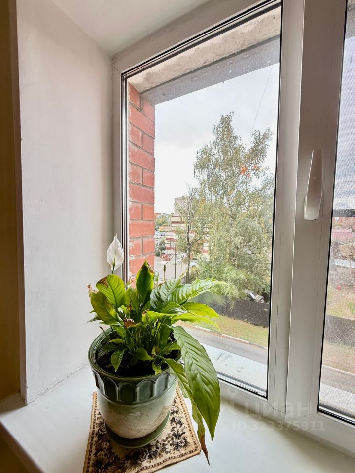 Продажа 2-комн квартиры на вторичном рынке Западный мкр, улица 25 лет Октября, 9