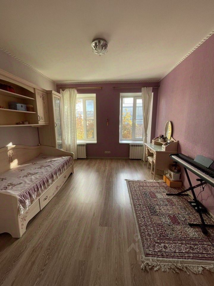 Продажа 3-комн квартиры на вторичном рынке улица Мира, 7В