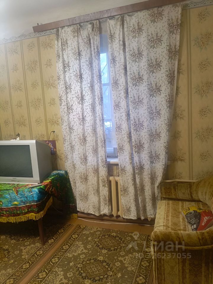Продажа 2-комн квартиры на вторичном рынке Сланцы, улица Ломоносова, 1