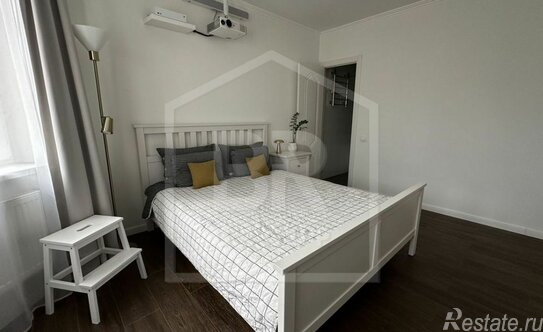 Продажа 1-комн квартиры на вторичном рынке ул Глухарская,  д. 27,  к. 1 стр 1