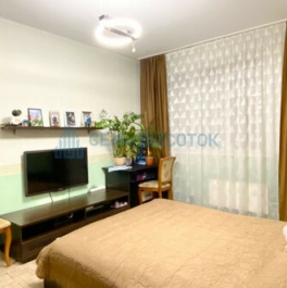 Продажа 2-комн квартиры на вторичном рынке Бартеневская улица,  д. 49 к1