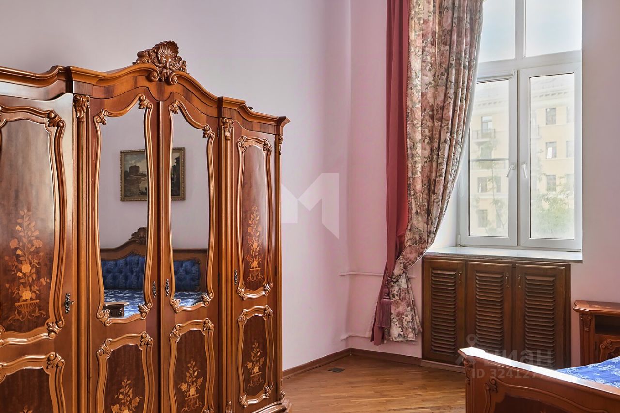 Продажа 4-комн квартиры на вторичном рынке Сретенский бульвар, 6/1С2