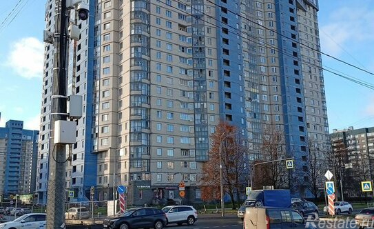 Продажа 3-комн квартиры на вторичном рынке проспект Сизова