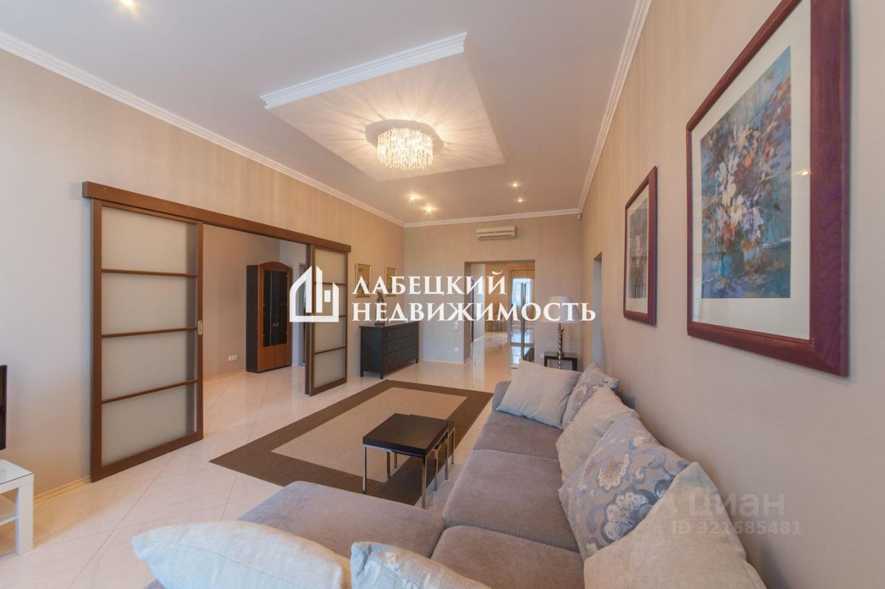 Продажа 3-комн квартиры на вторичном рынке Караванная улица, 7