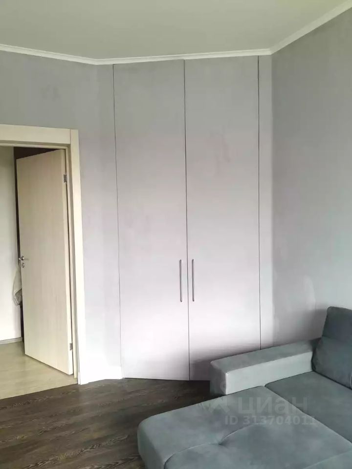 Продажа 3-комн квартиры на вторичном рынке Нижне-Каменская улица, 26