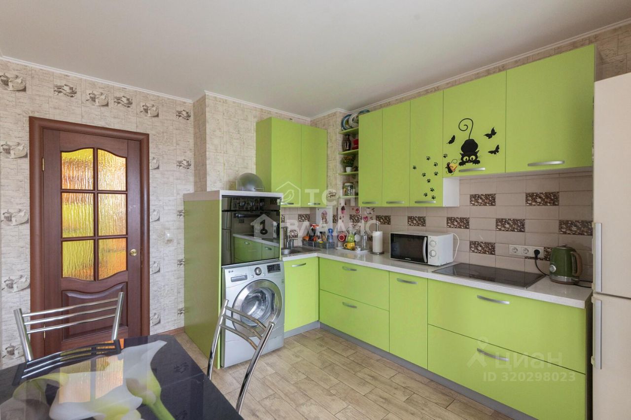 Продажа 2-комн квартиры на вторичном рынке Лесной пгт, улица Советская, 3Вк1