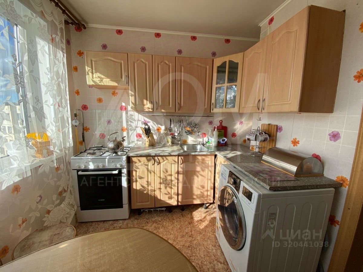 Продажа 3-комн квартиры на вторичном рынке пос. Мельниково, улица Калинина, 11