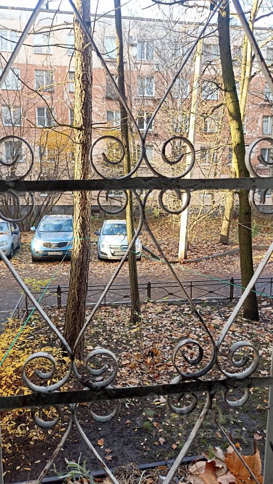 Продажа 4-комн квартиры на вторичном рынке бульвар Новаторов, 59