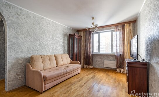 Продажа 3-комн квартиры на вторичном рынке улица Барышиха,  д. 38