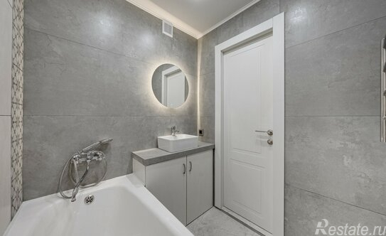 Продажа 3-комн квартиры на вторичном рынке Липецкая улица,  д. 7 к1