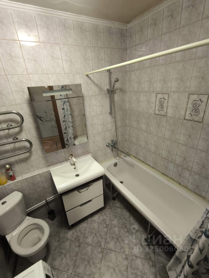 Продажа 2-комн квартиры на вторичном рынке Сходня мкр, улица Ленинградская, 3к1