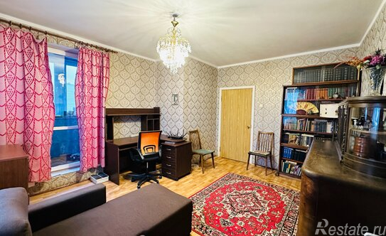 Продажа 3-комн квартиры на вторичном рынке Тепличный пер,  д. 4