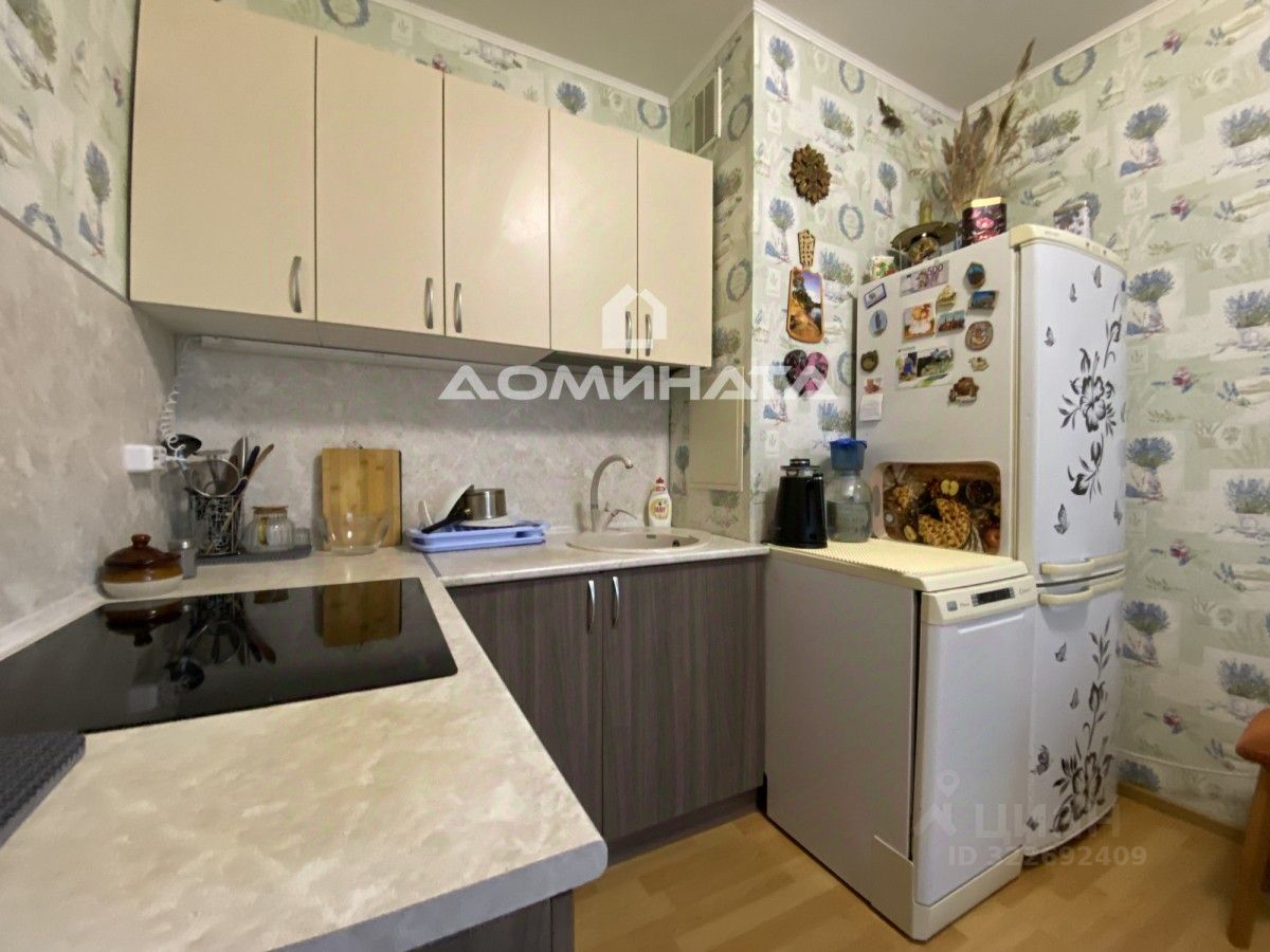 Продажа 3-комн квартиры на вторичном рынке Красное Село, Красногородская улица, 9к2