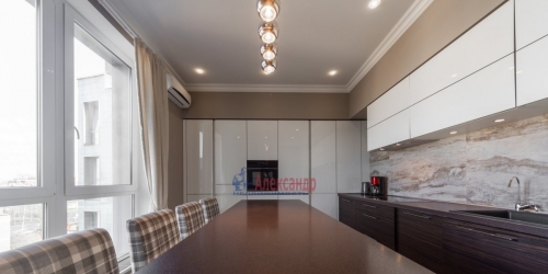 4-комн квартира Морской просп.,  д. 15,  к. 1