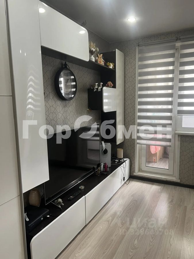 Продажа 2-комн квартиры на вторичном рынке Весенняя улица, 14