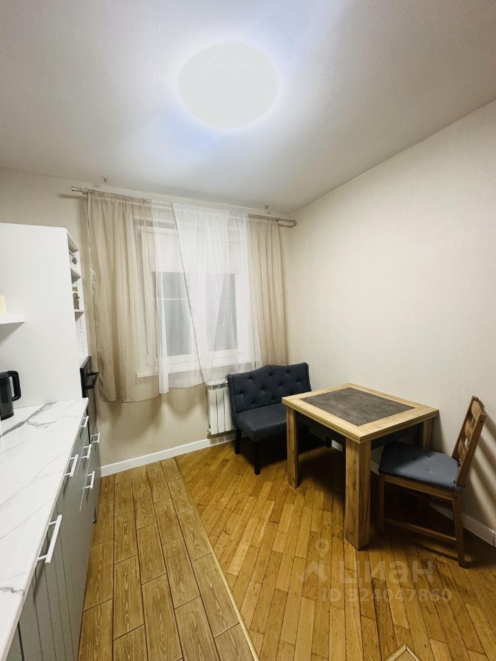 Продажа 2-комн квартиры на вторичном рынке улица Малыгина, 14К1