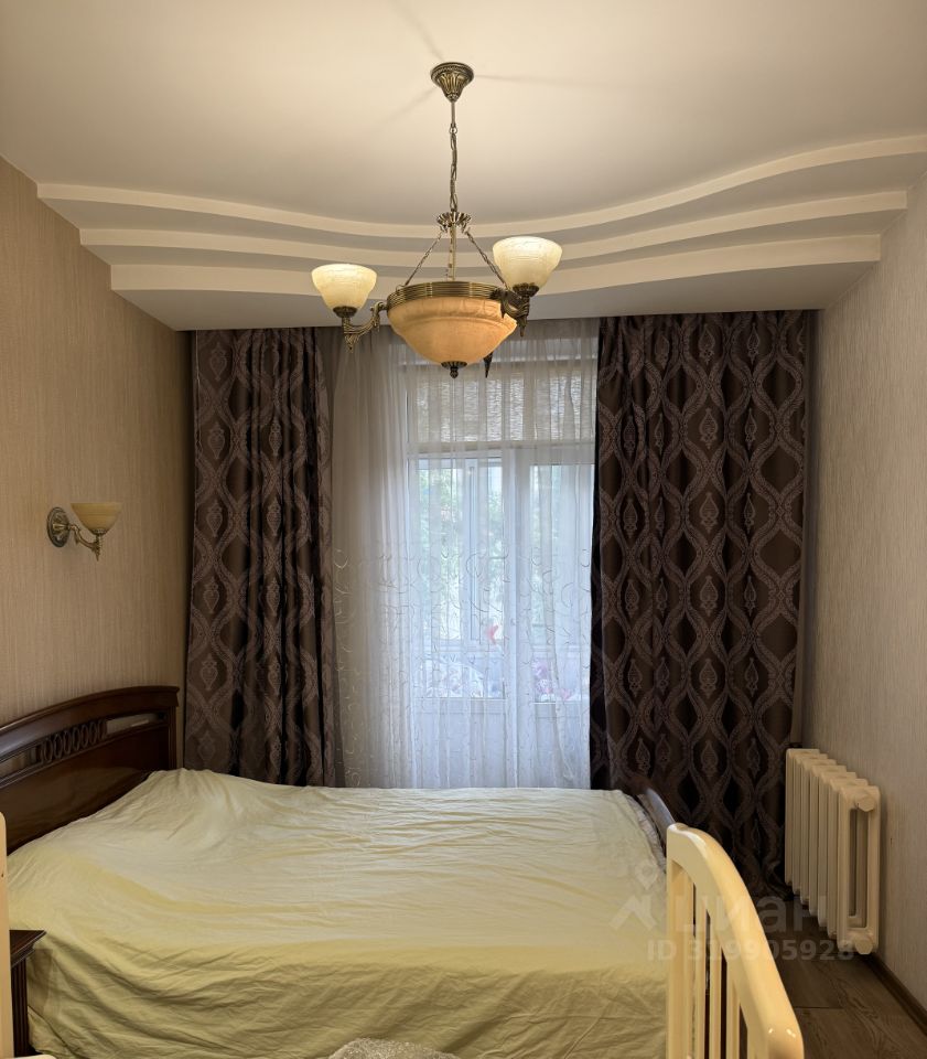 Продажа 3-комн квартиры на вторичном рынке улица Маршала Бирюзова, 18