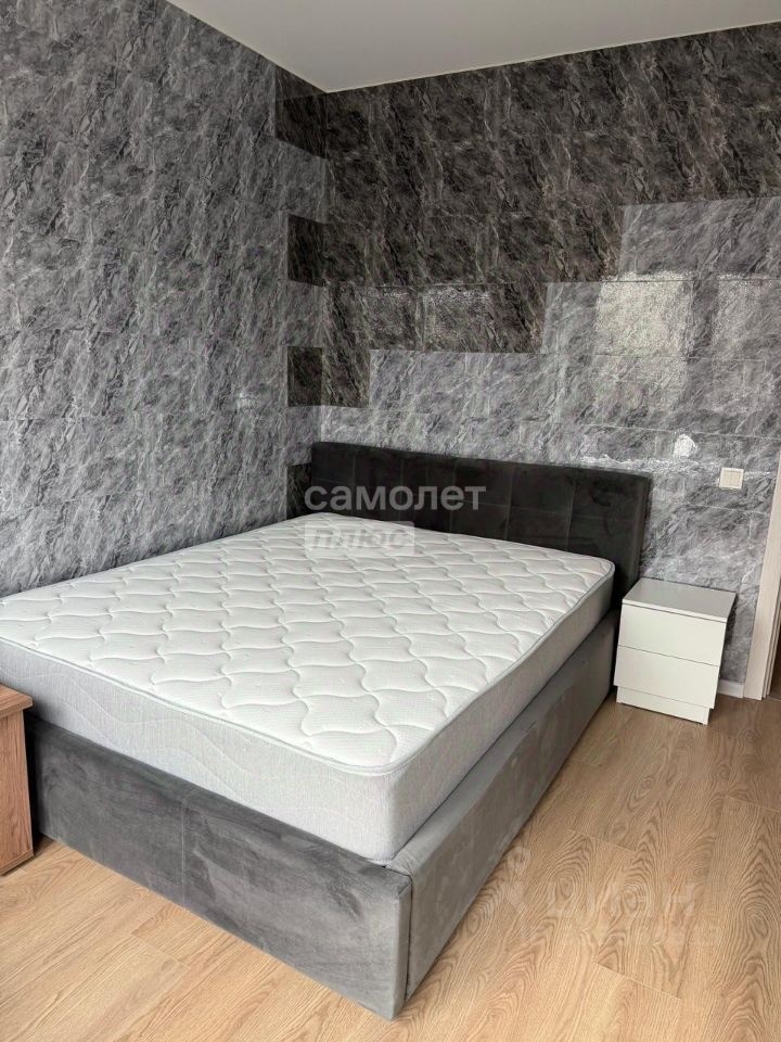 Продажа 3-комн квартиры на вторичном рынке Новохохловская улица, 15к1