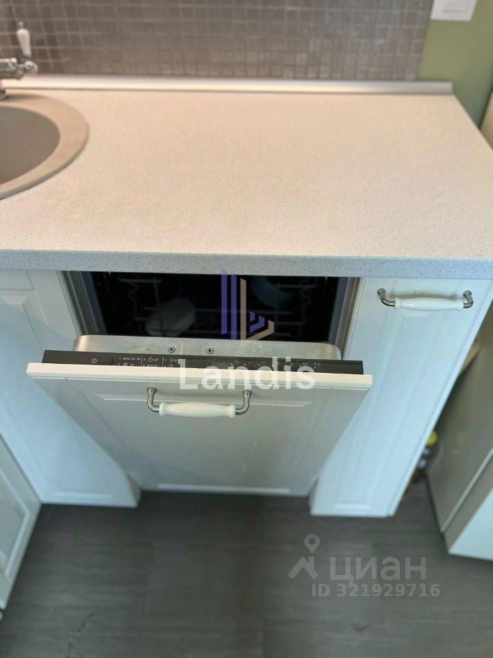 Продажа 2-комн квартиры на вторичном рынке Большой Коптевский проезд, 4