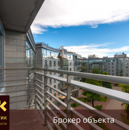 Продажа 4-комн квартиры на вторичном рынке Крестовский пр-кт,  д. 26