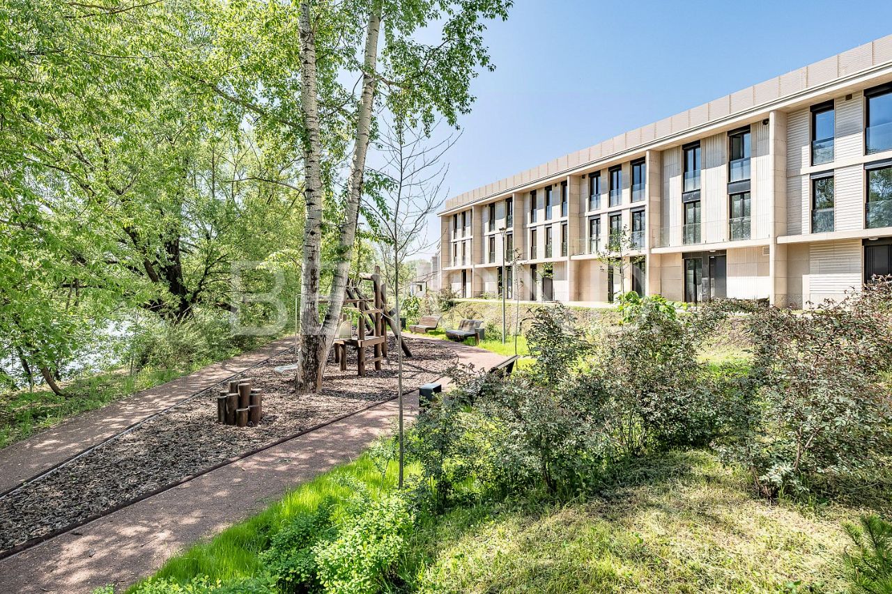 Продажа 5-комн квартиры на вторичном рынке Таманская улица, 1к3с9