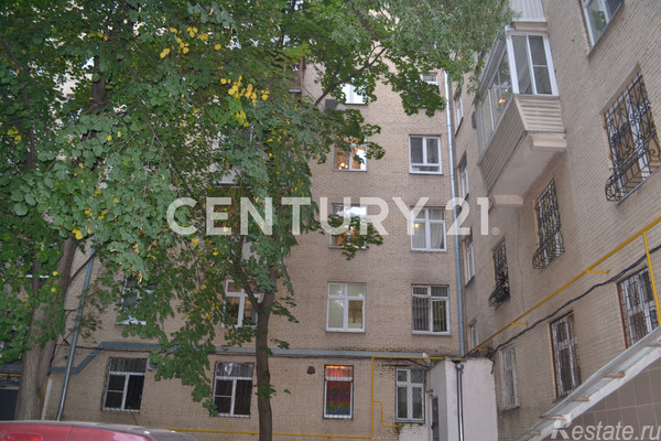 Продажа 4-комн квартиры на вторичном рынке Потешная ул,  д. 2