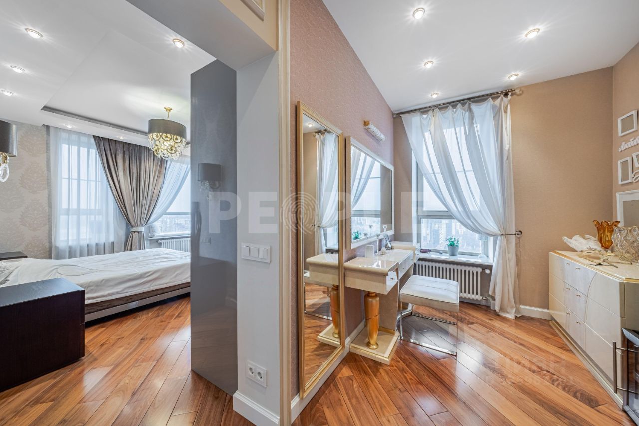 Продажа 4-комн квартиры на вторичном рынке улица Саляма Адиля, 2к1