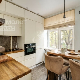Продажа 2-комн квартиры на вторичном рынке Новолесная улица,  д. 1/49