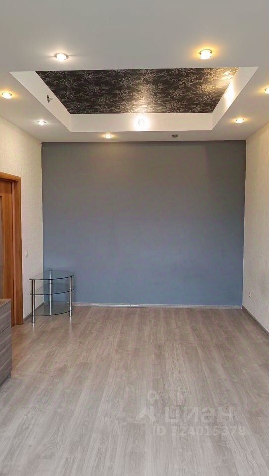 Продажа 1-комн квартиры на вторичном рынке Коммунар г., улица Школьная, 15