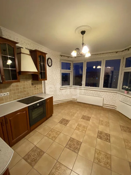 Продажа 3-комн квартиры на вторичном рынке Железнодорожный, ул. Лесопарковая,  д. 17