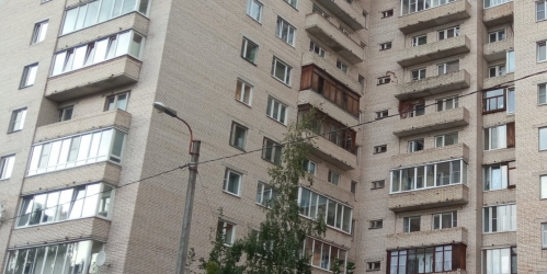 3-комн квартира Чекистов ул. ,  д. 22