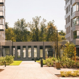 Продажа 1-комн квартиры на вторичном рынке Лисичанская улица,  д. 15 с1