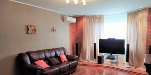 2-комн квартира Новгородская улица,  д. 37