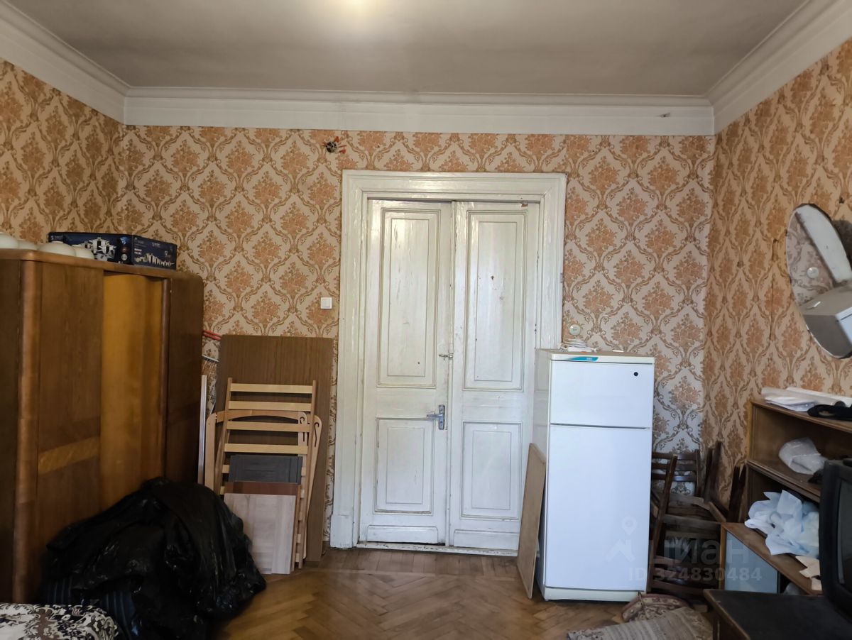 Продажа 4-комн квартиры на вторичном рынке улица Маршала Бирюзова, 12