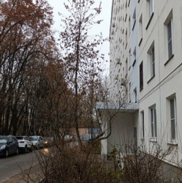 Продажа 1-комн квартиры на вторичном рынке Смольная улица,  д. 73