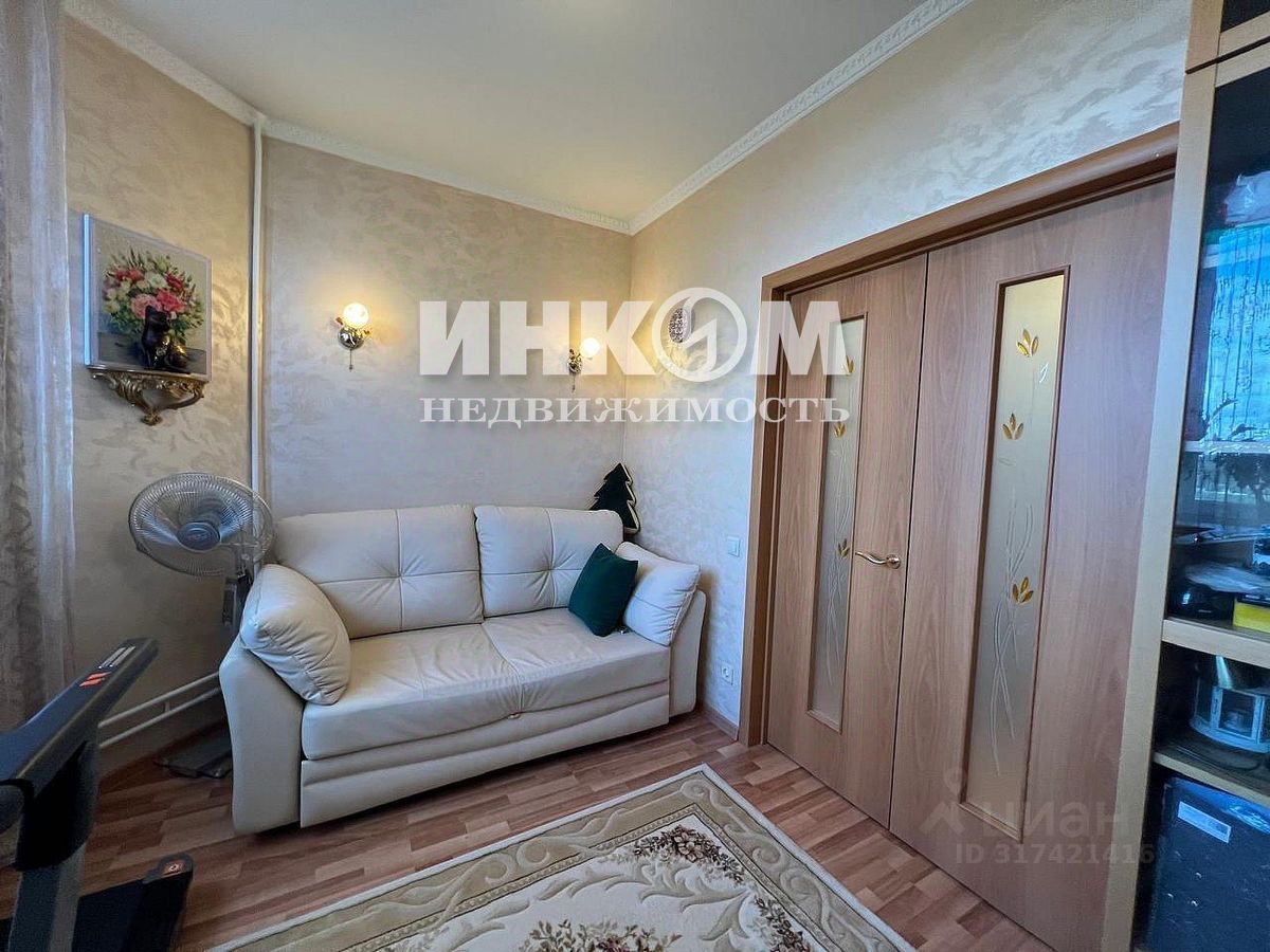 Продажа 3-комн квартиры на вторичном рынке Ивантеевка, Школьная улица, 14