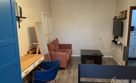 Продажа 1-комн квартиры на вторичном рынке Новогиреевская улица,  д. 8 к1