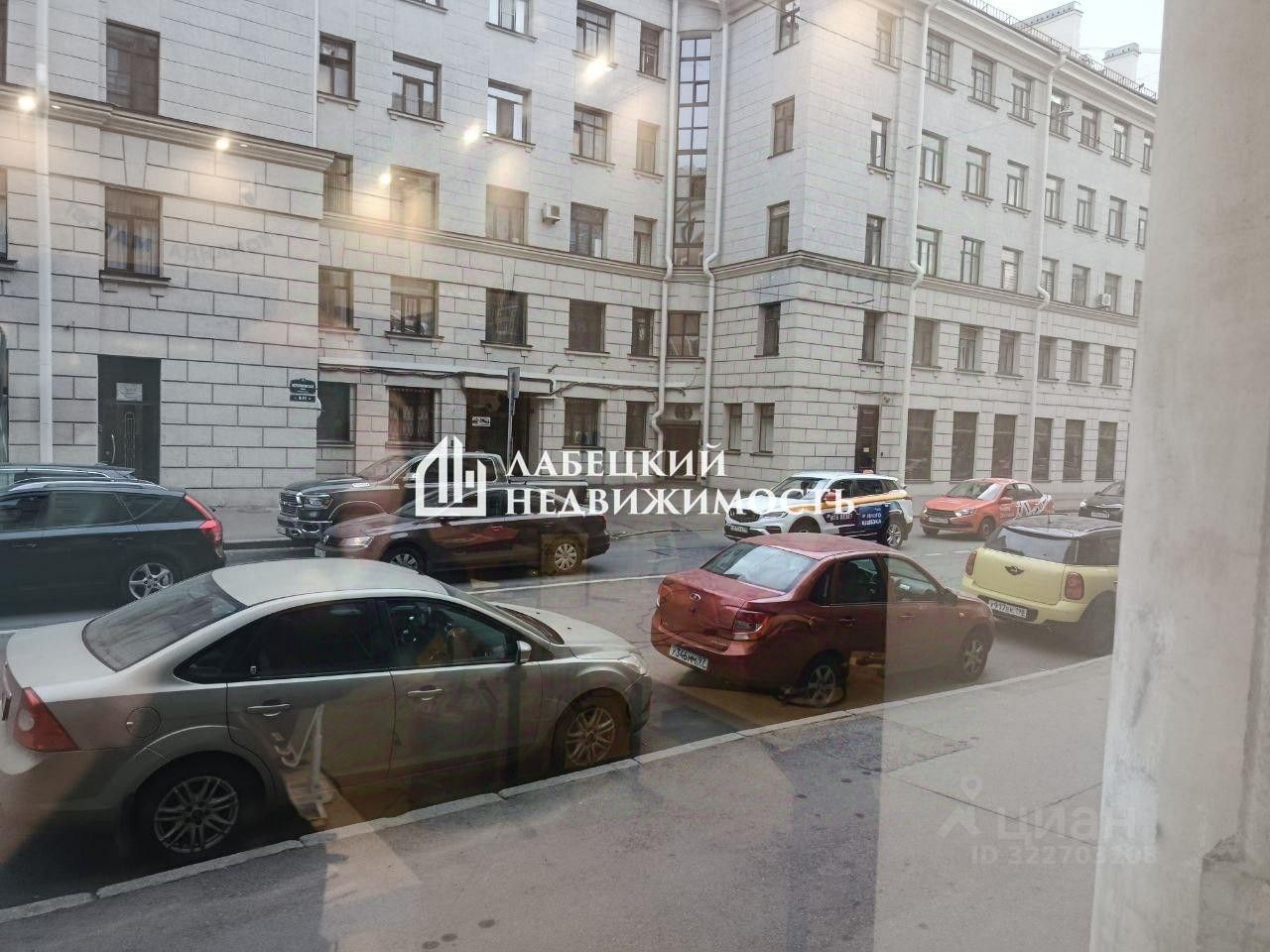 Продажа 3-комн квартиры на вторичном рынке Исполкомская улица, 10