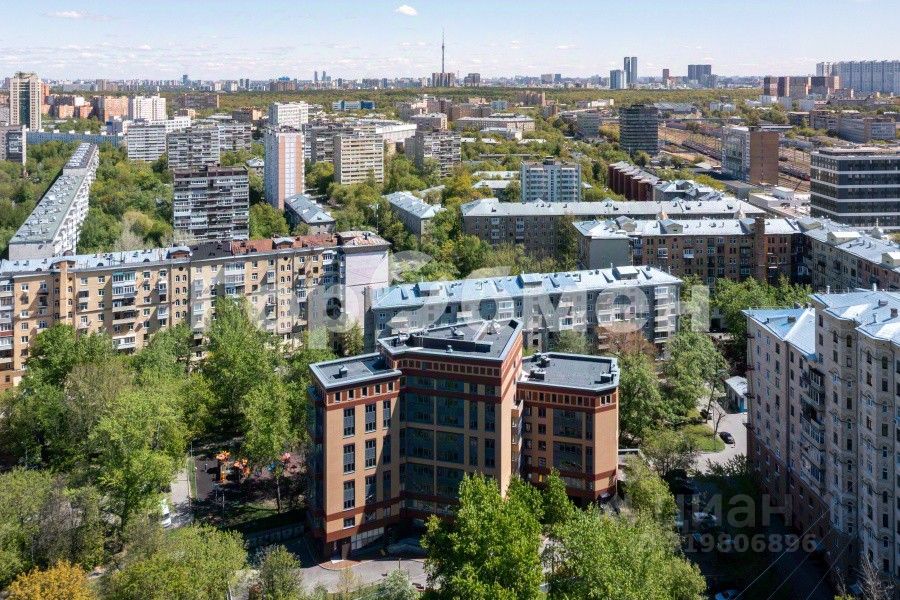 Продажа 3-комн квартиры на вторичном рынке улица Космонавта Волкова, 5Б
