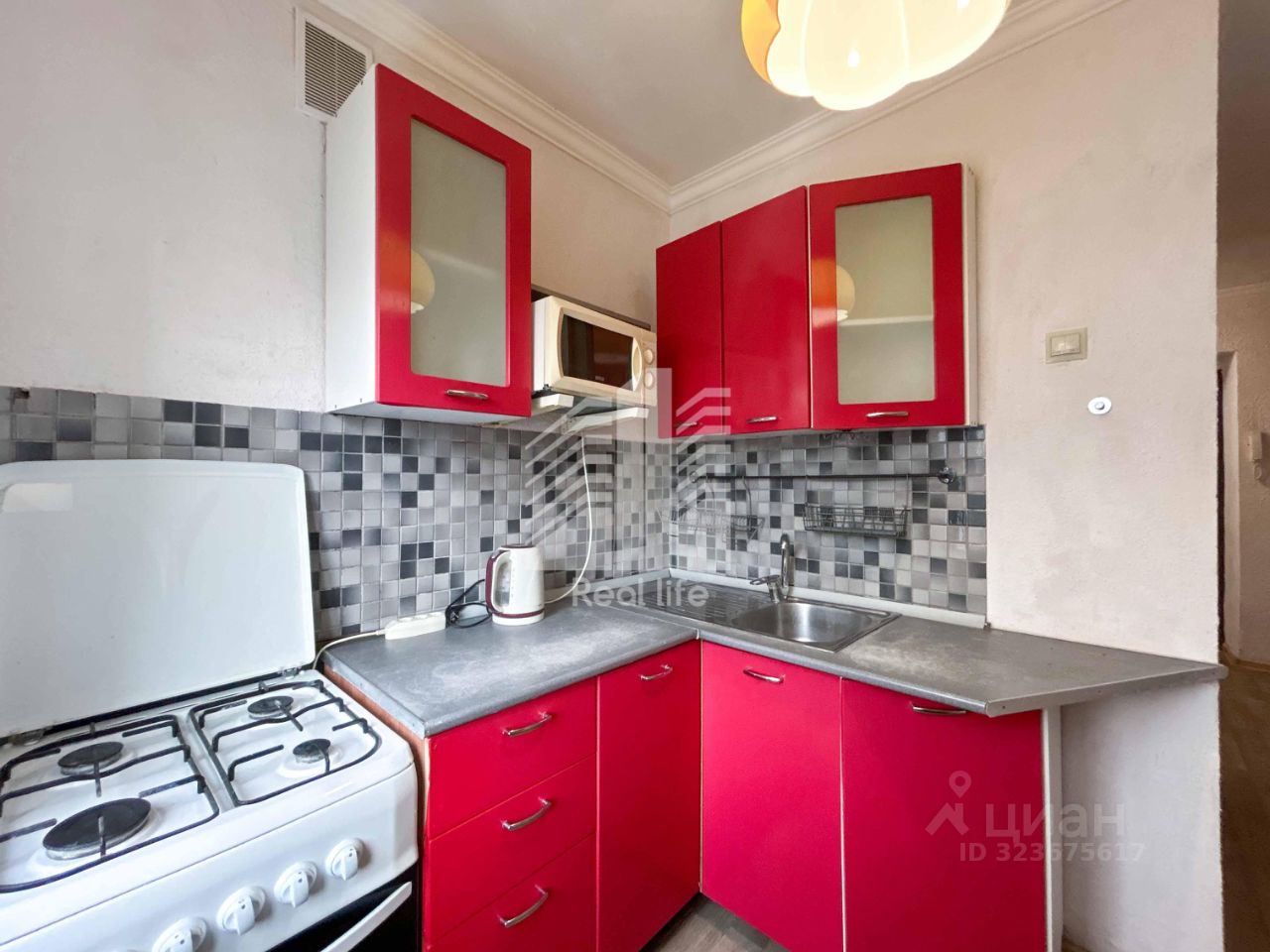 Продажа 2-комн квартиры на вторичном рынке Центральный мкр, проезд 1-й Советский, 3А