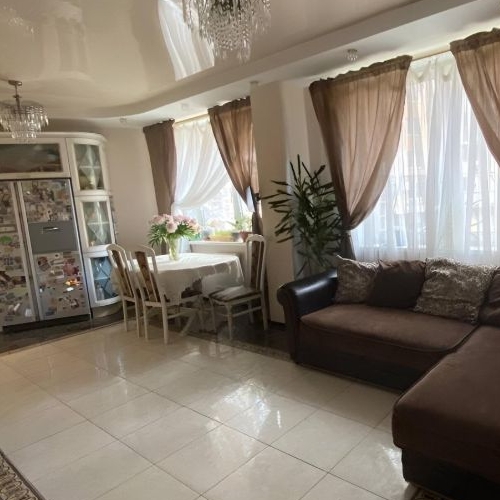 3-комн квартира Парашютная улица, 52