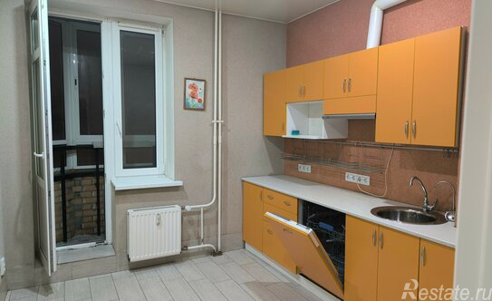 Продажа 2-комн квартиры на вторичном рынке улица Орджоникидзе,  д. 52