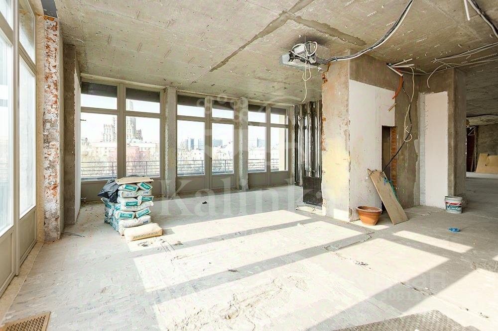 Продажа 5-комн квартиры на вторичном рынке Большой Левшинский переулок, 11